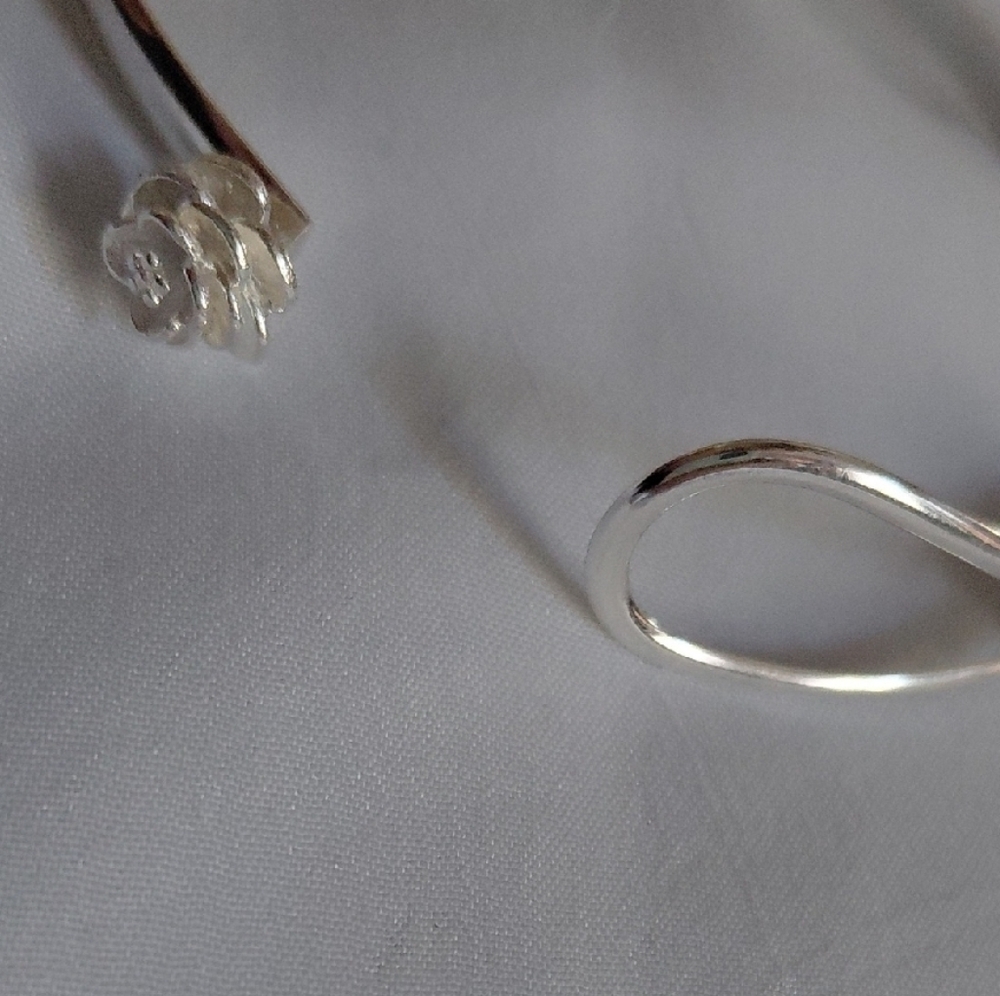 Chic Silver Women's Bracelet - Picture 4 of 9